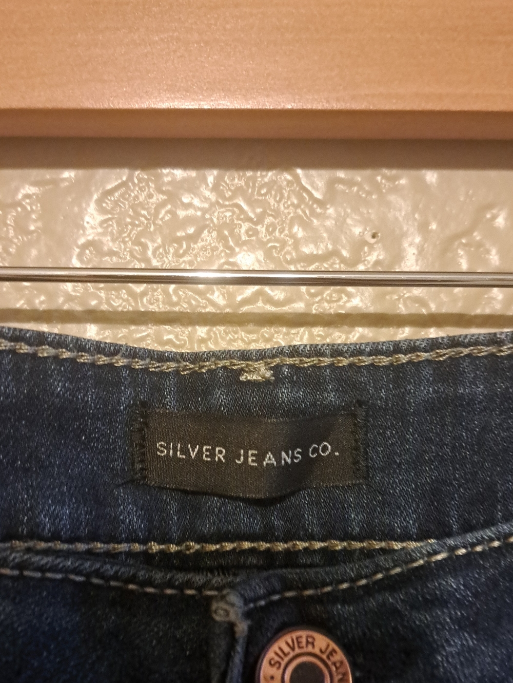 Silver Jeans Women’s Boyfriend in Dark Indigo. Size 34 - Picture 3 of 12